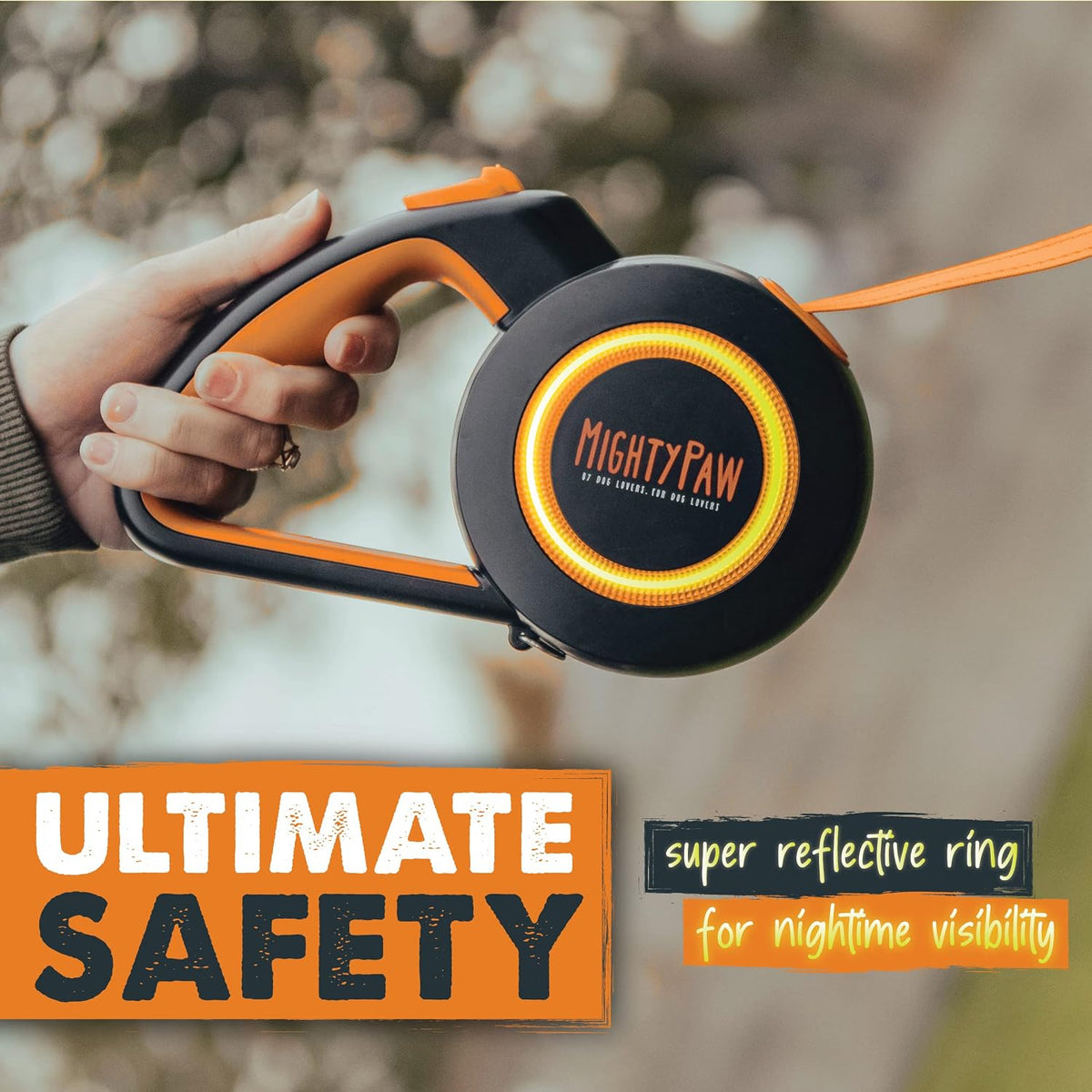 Ergonomic anti-slip handle of Mighty Paw dog leash