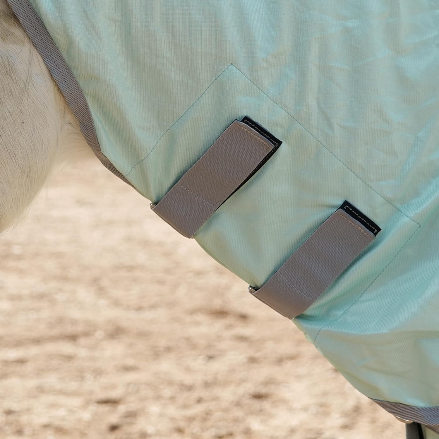 Adjustable belly wrap detail on Gallopoff ventilated mesh horse blanket