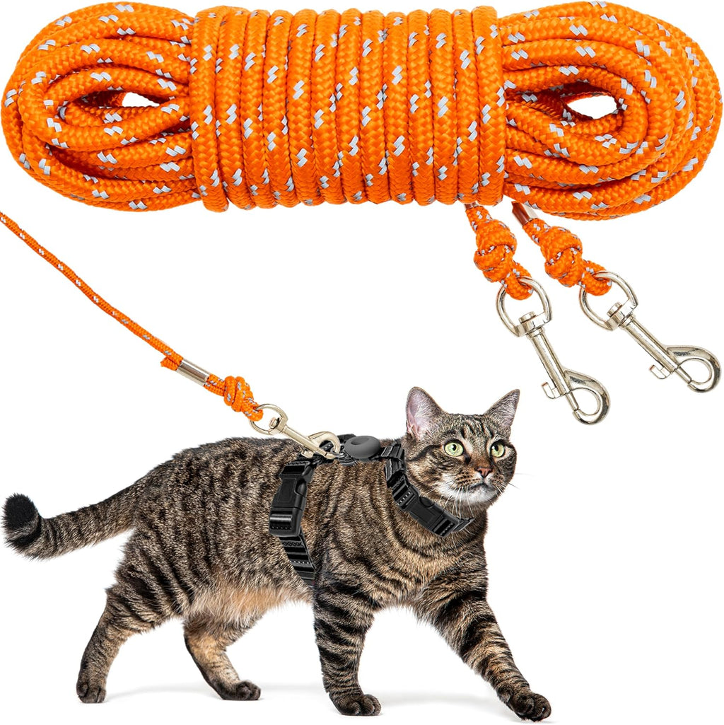 Packaging and product presentation of the CHERpet 26-foot pet tie out leash.