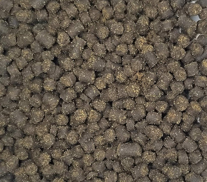Invert Aquatics axolotl soft pellets container showing ingredients and guaranteed analysis