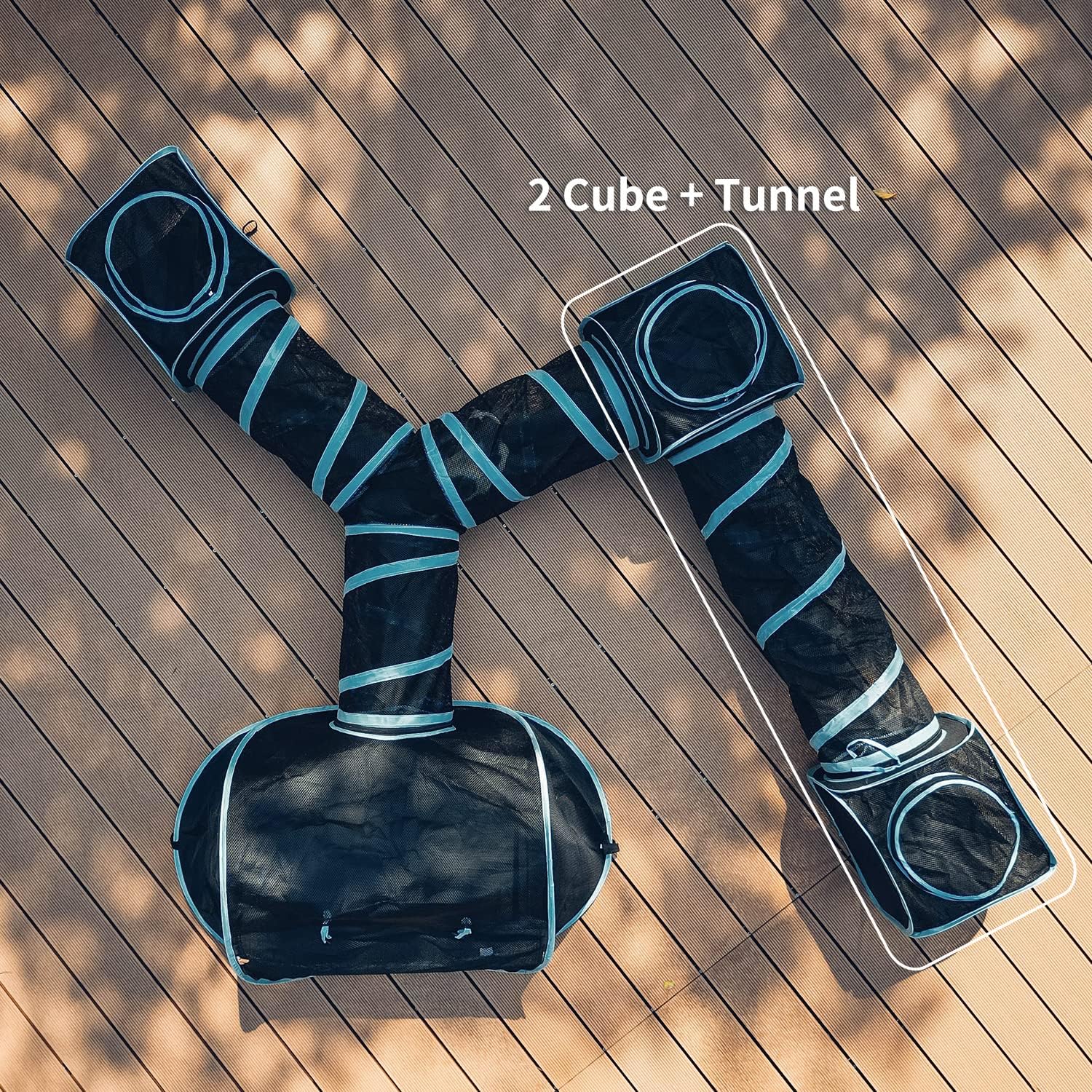 Collapsible outdoor cat house with self locking zipper doors