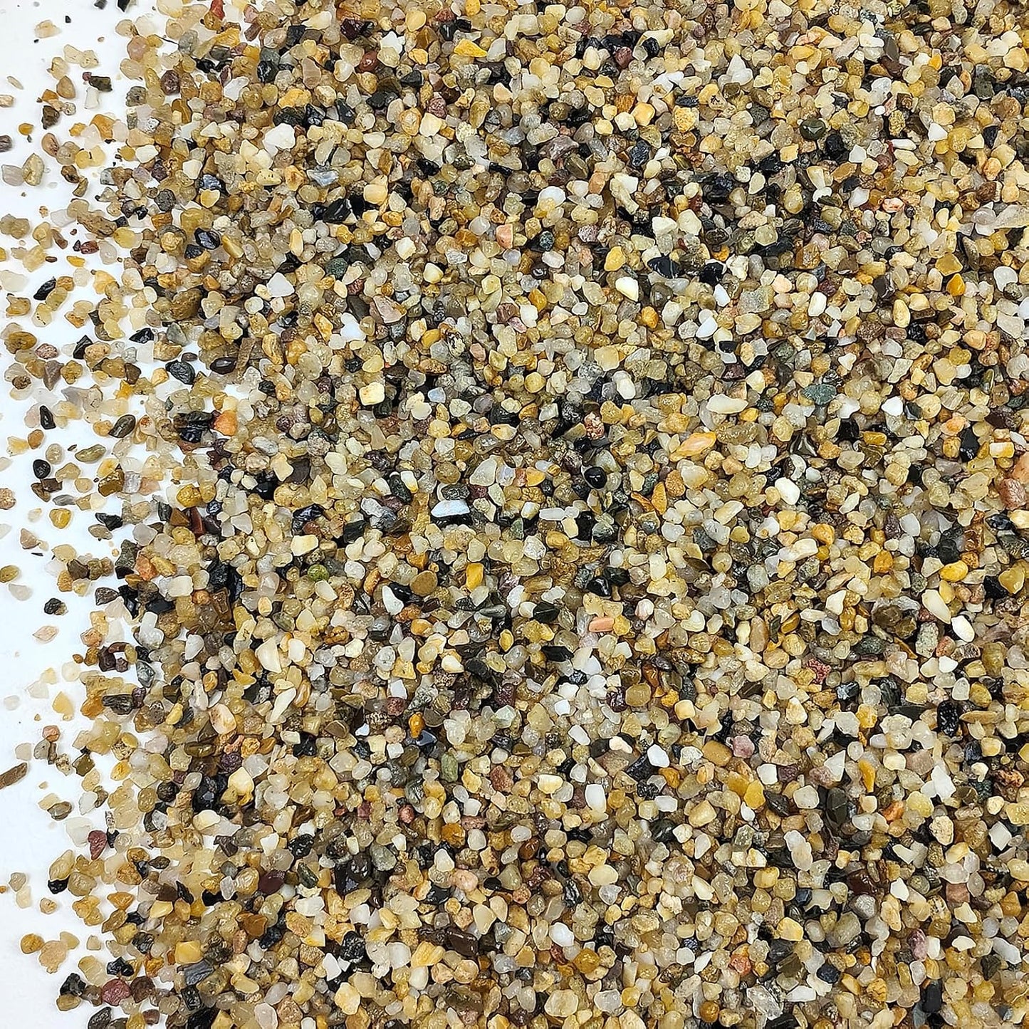 Shizwu 5lb coarse sand and decorative quartz pebbles front view