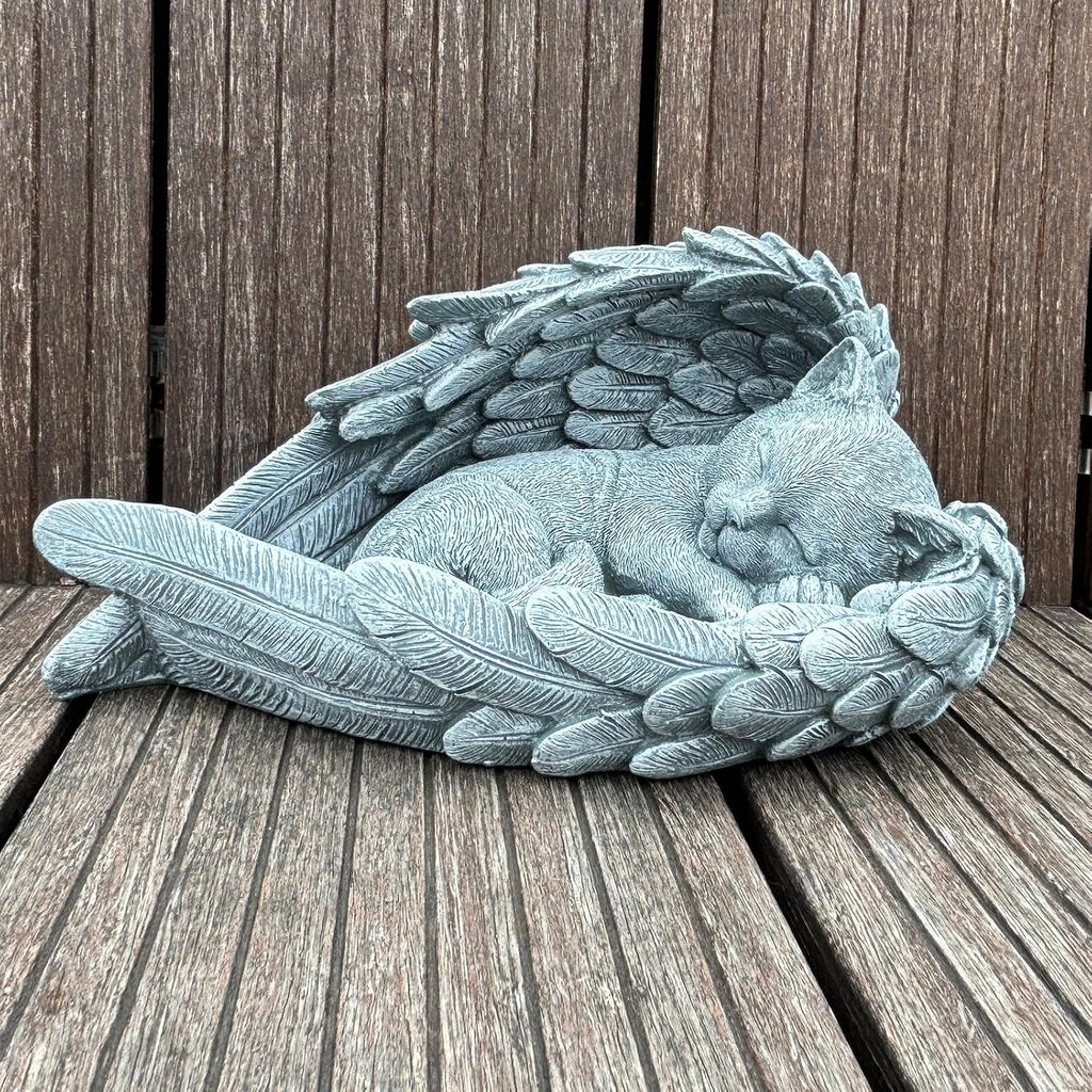 Youruitom personalized cat memorial garden stone showcasing its compact dimensions and texture