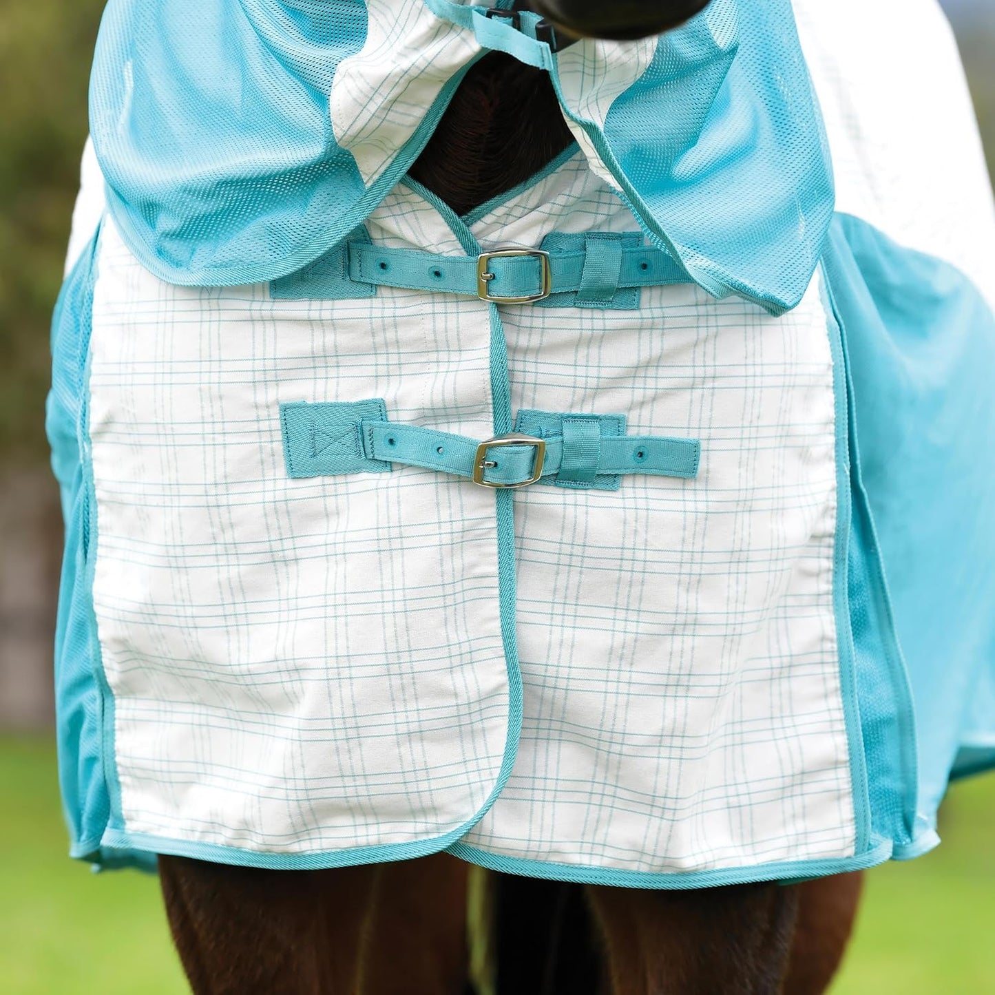 Kool Coat premium fly sheet alternative with the detachable neck cover fully installed via ski clips