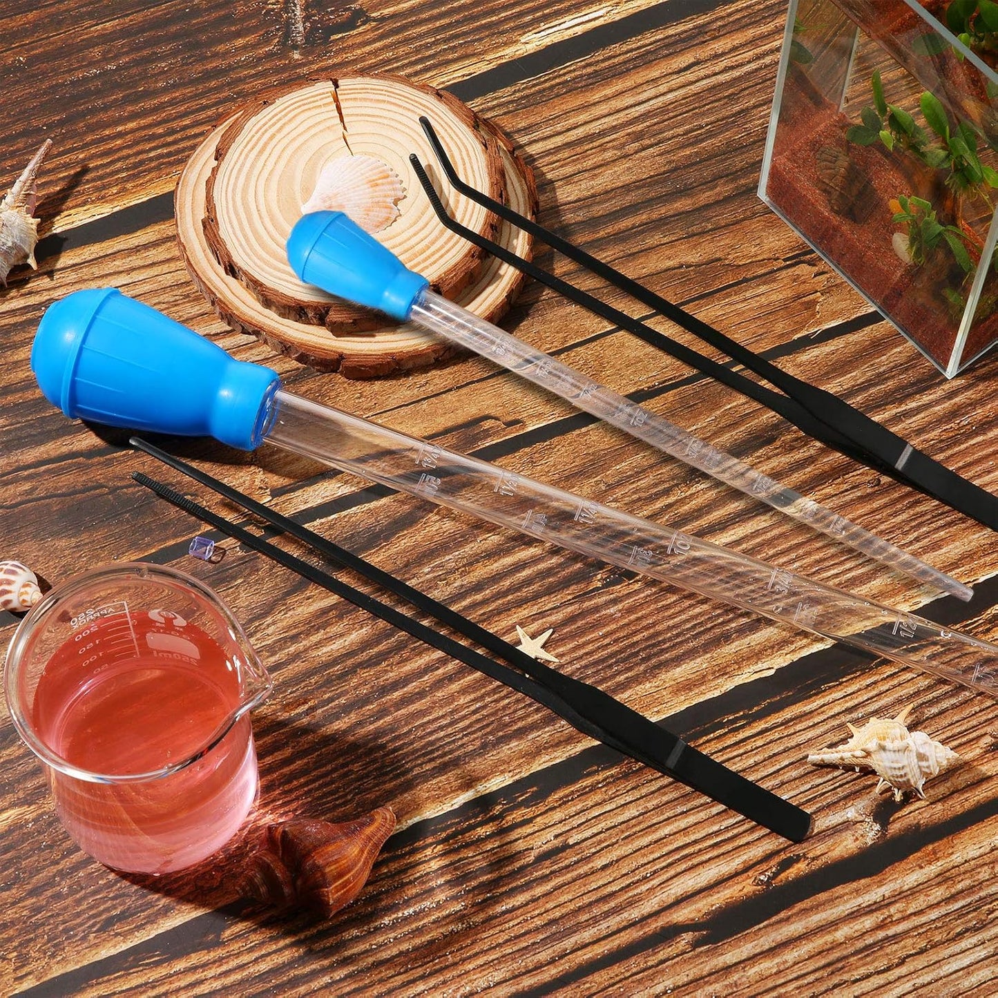 Detail shot of the flexible rubber bulbs attached to the high quality acrylic Weewooday coral spot feeders.