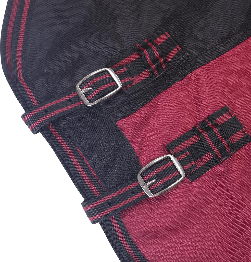 LEAFOREST equestrian winter rug side profile displaying the secure cross surcingles and ripstop fabric
