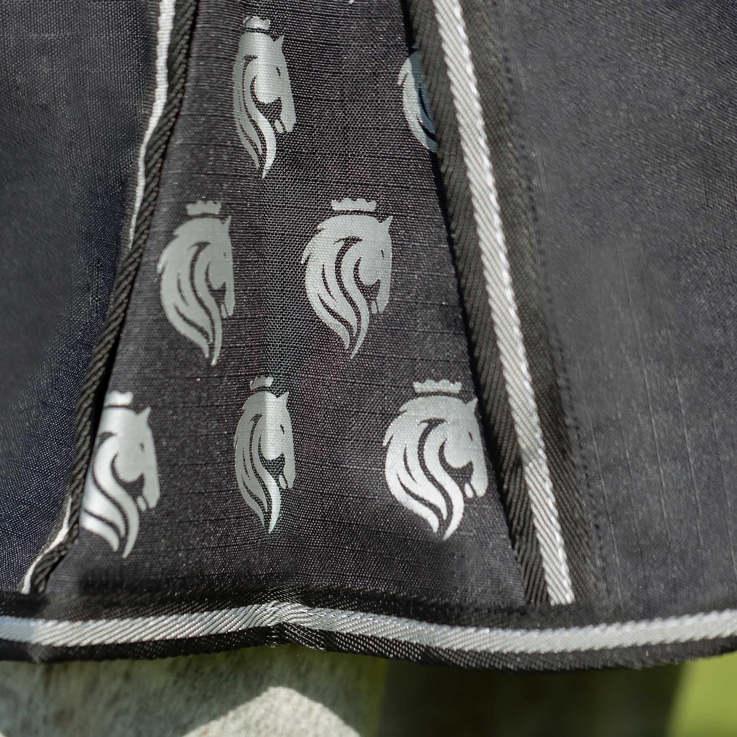 Equinavia Norse 200g Medium Weight Horse Blanket | Waterproof Winter Turnout - Black - 66 in - Black - 69 in - Image 9