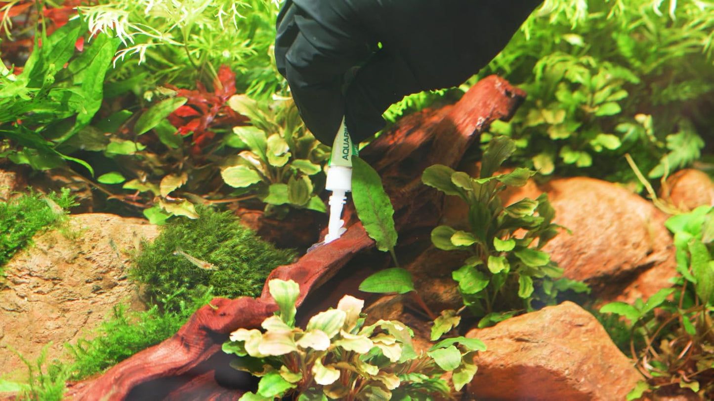 Full aquascaping kit view highlighting the compact five gram tubes designed for precise aquatic rock layouts.