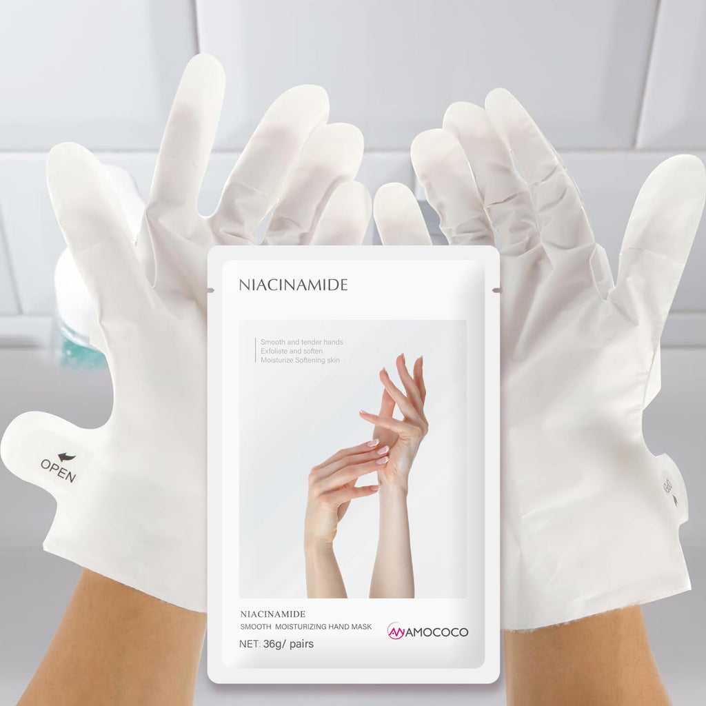 Model wearing Amococo moisturizing hand mask gloves