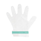 Model wearing Toi:L moisturizing hand mask gloves