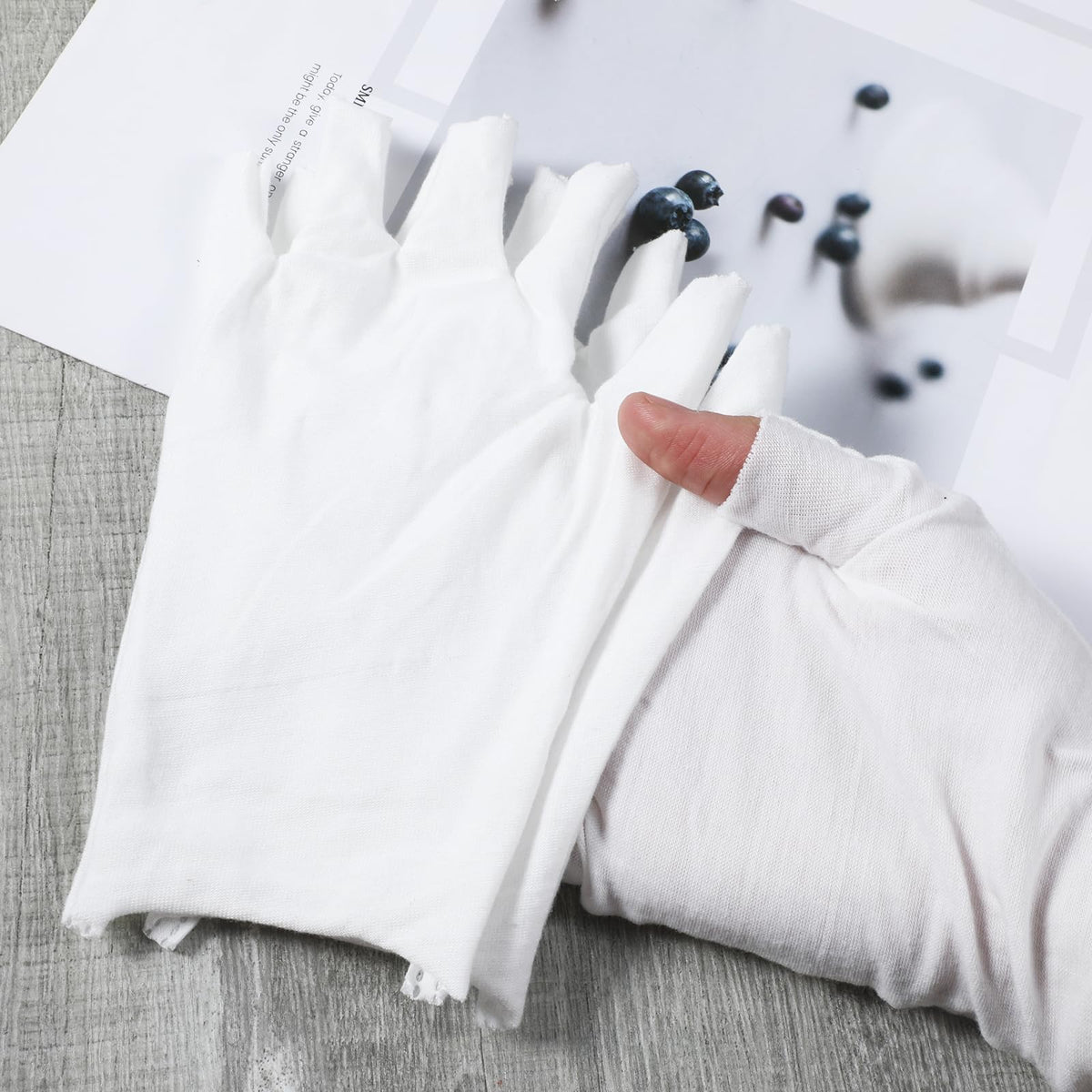 Close up of soft cotton fabric texture on Heclia gloves