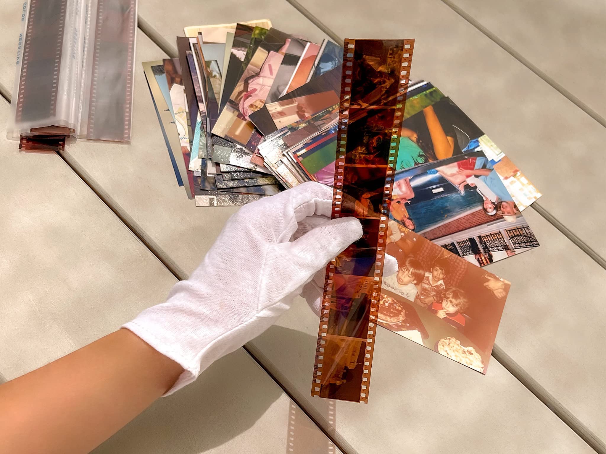 Photomyne cotton gloves used for overnight hand moisturizing treatment