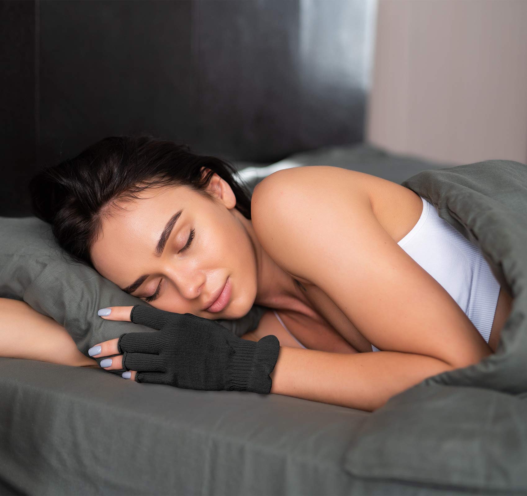 Mig4u moisturizing gloves for overnight hand care routine