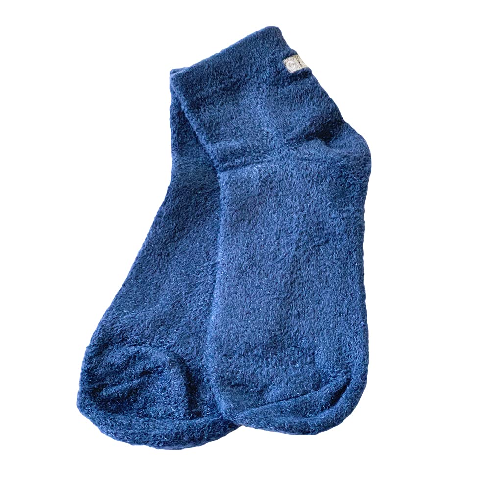 Cloudz aloe vera infused socks in packaging