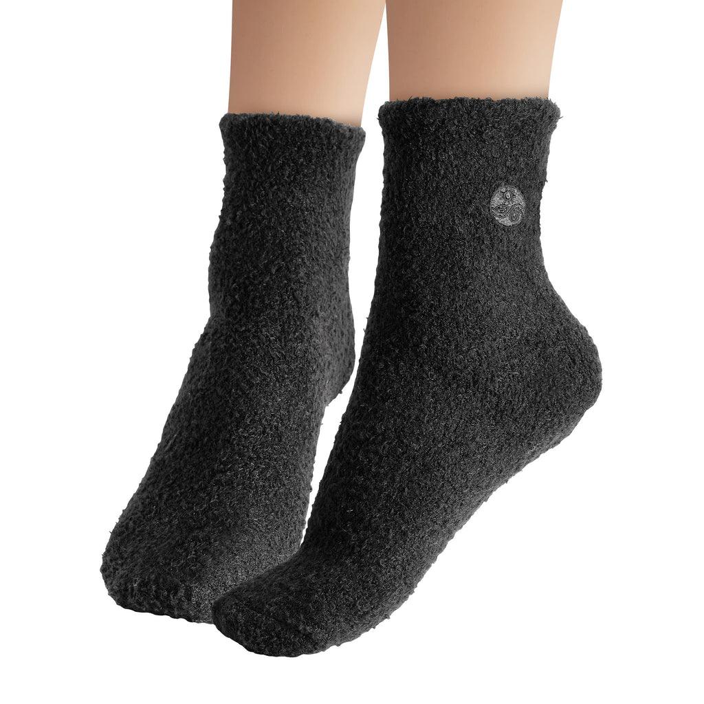 Earth Therapeutics double pack socks side angle