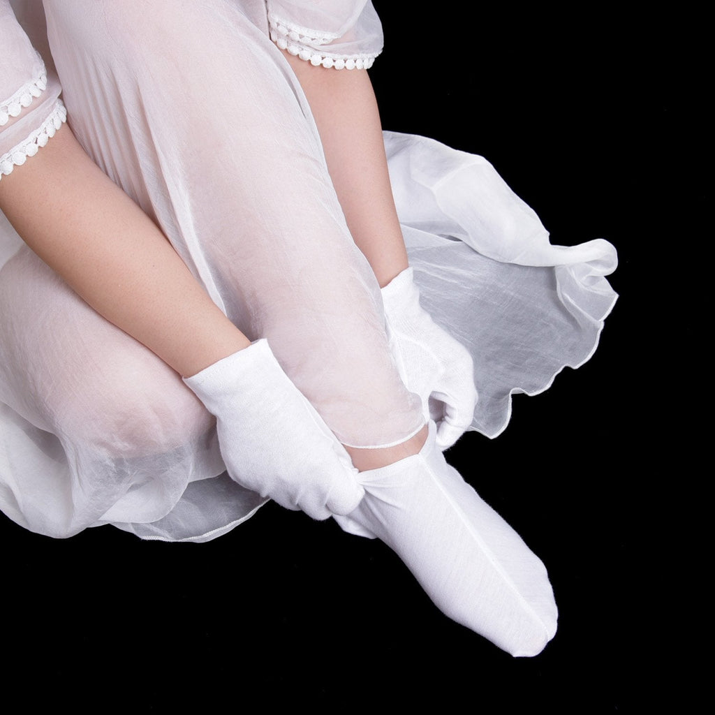 Hotop cotton moisturizing socks lifestyle placement view