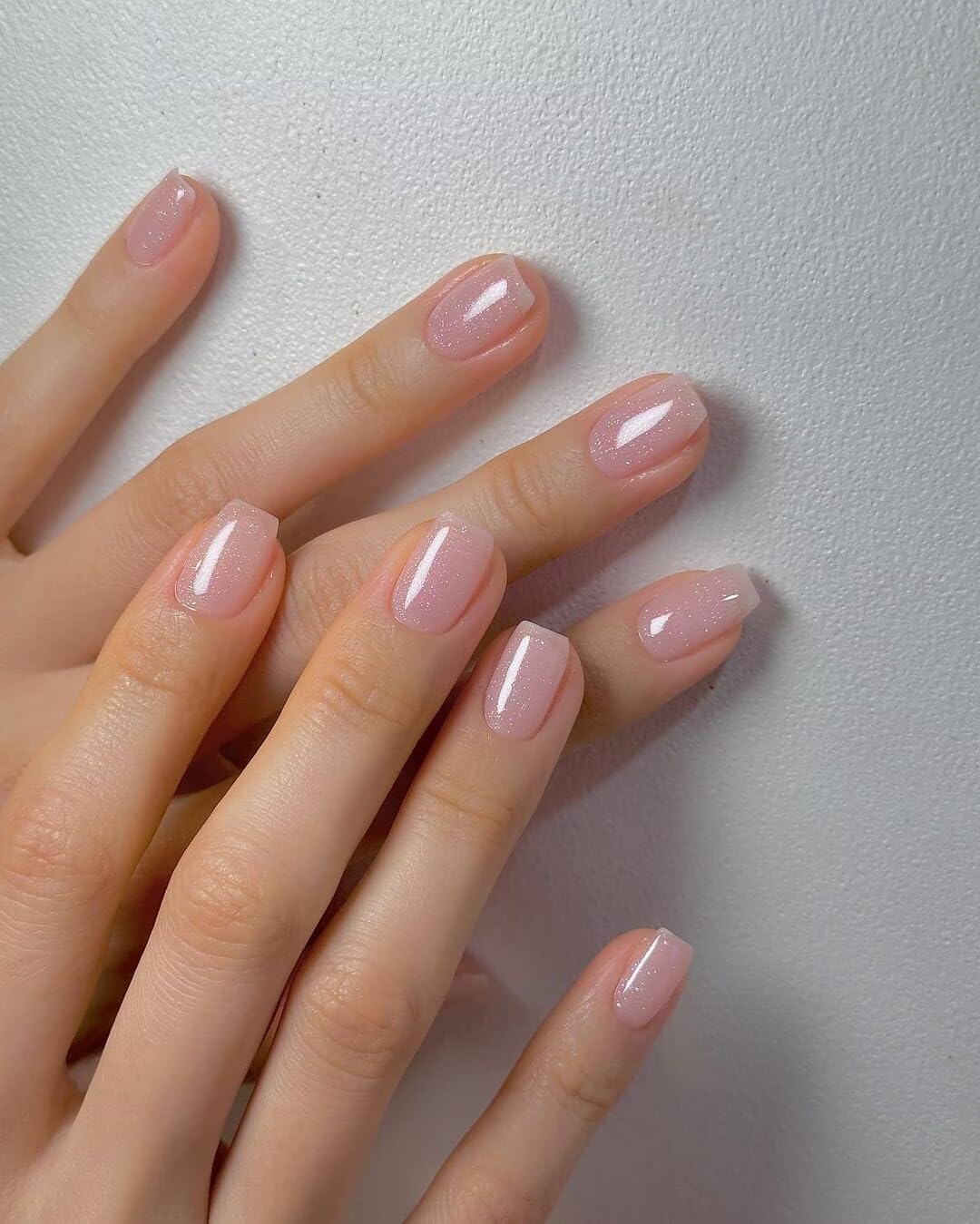 Vishine gel polish bottle with shimmer glitter details
