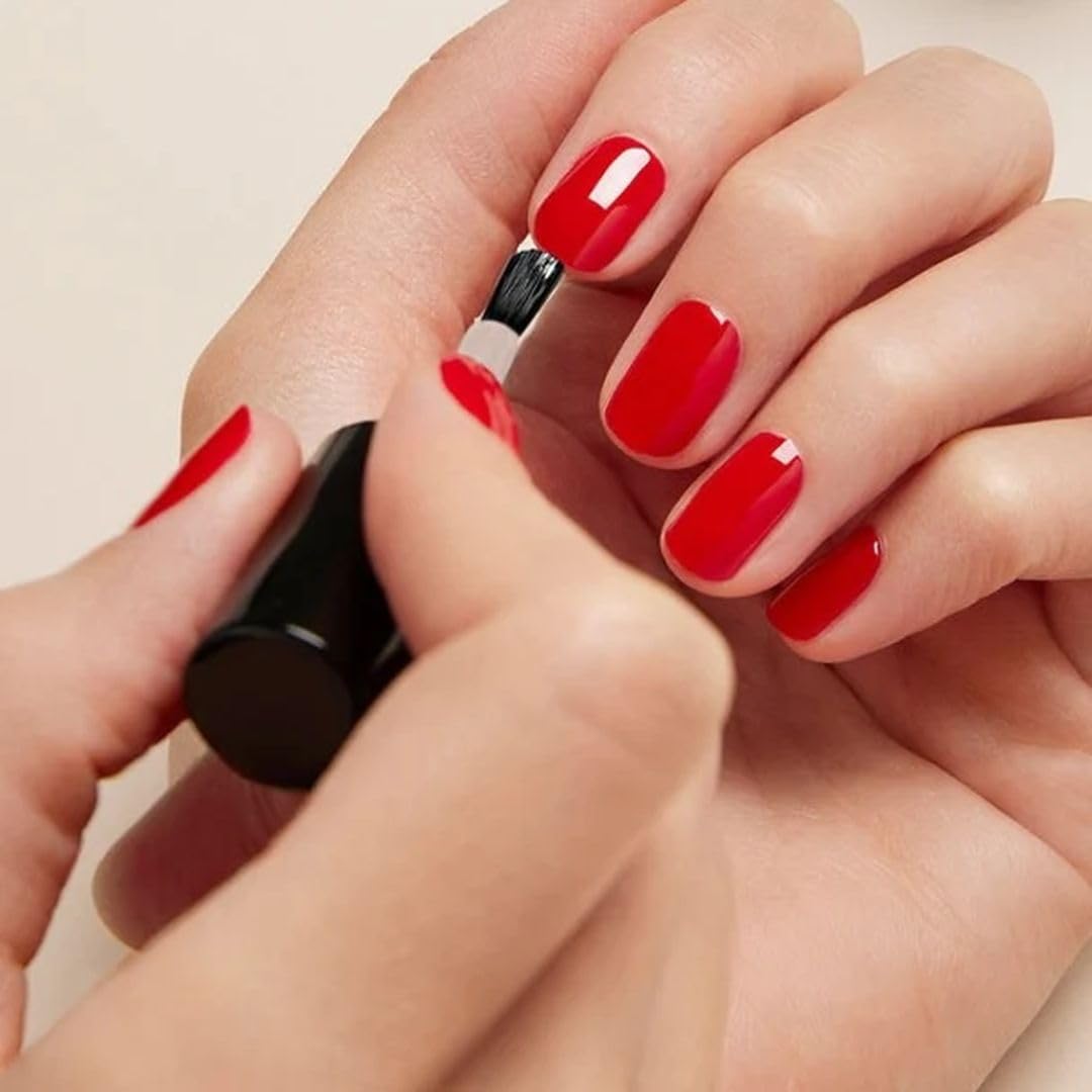 Manucurist Green Sunshine top coat side profile and volume details