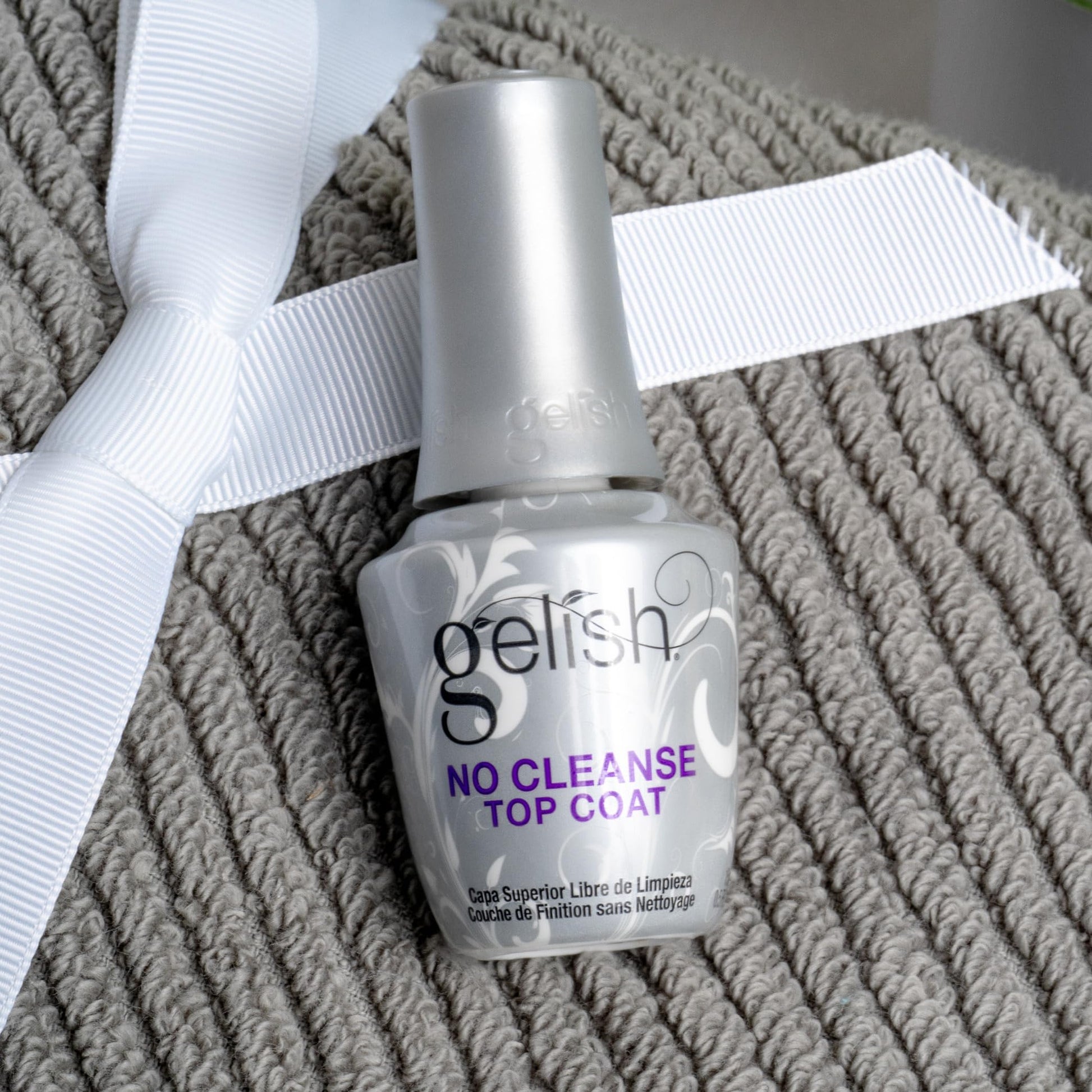 Gelish long lasting professional nail sealer bottle for UV and LED lamp curing.