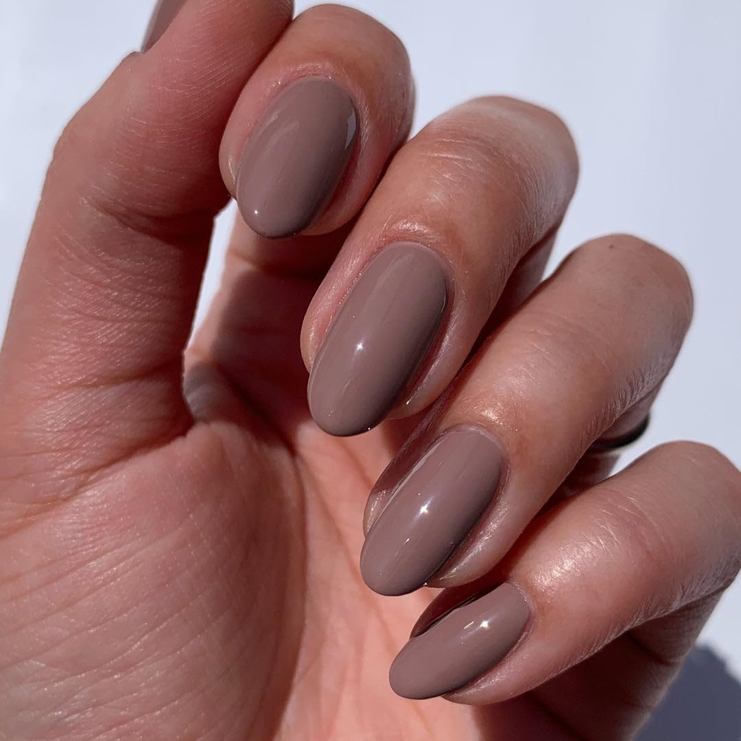 Chip resistant high gloss nail lacquer layer protection demonstration