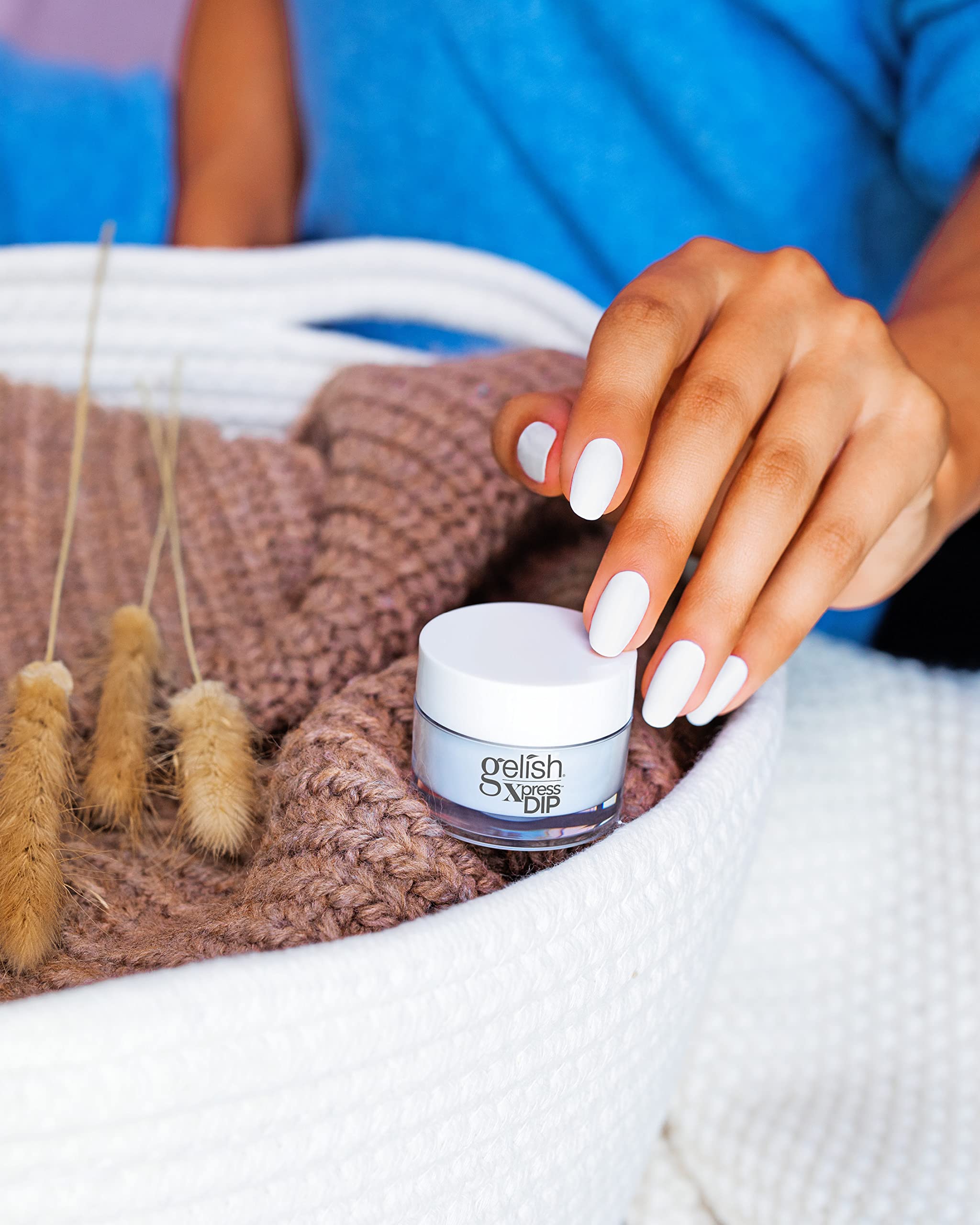 Gelish Xpress Dip powder for long-lasting manicure