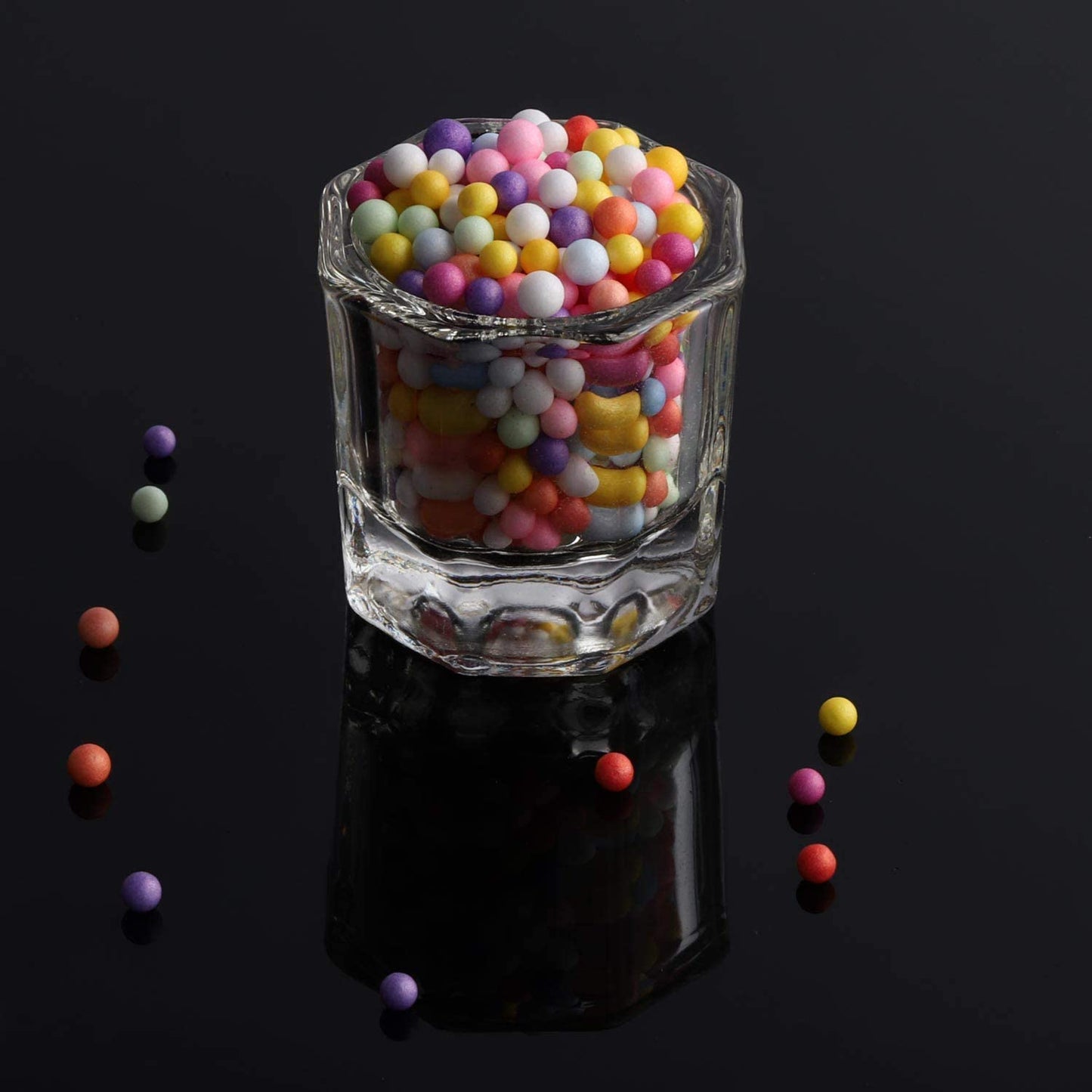 Compact glass dishes for holding nail monomer and solvent