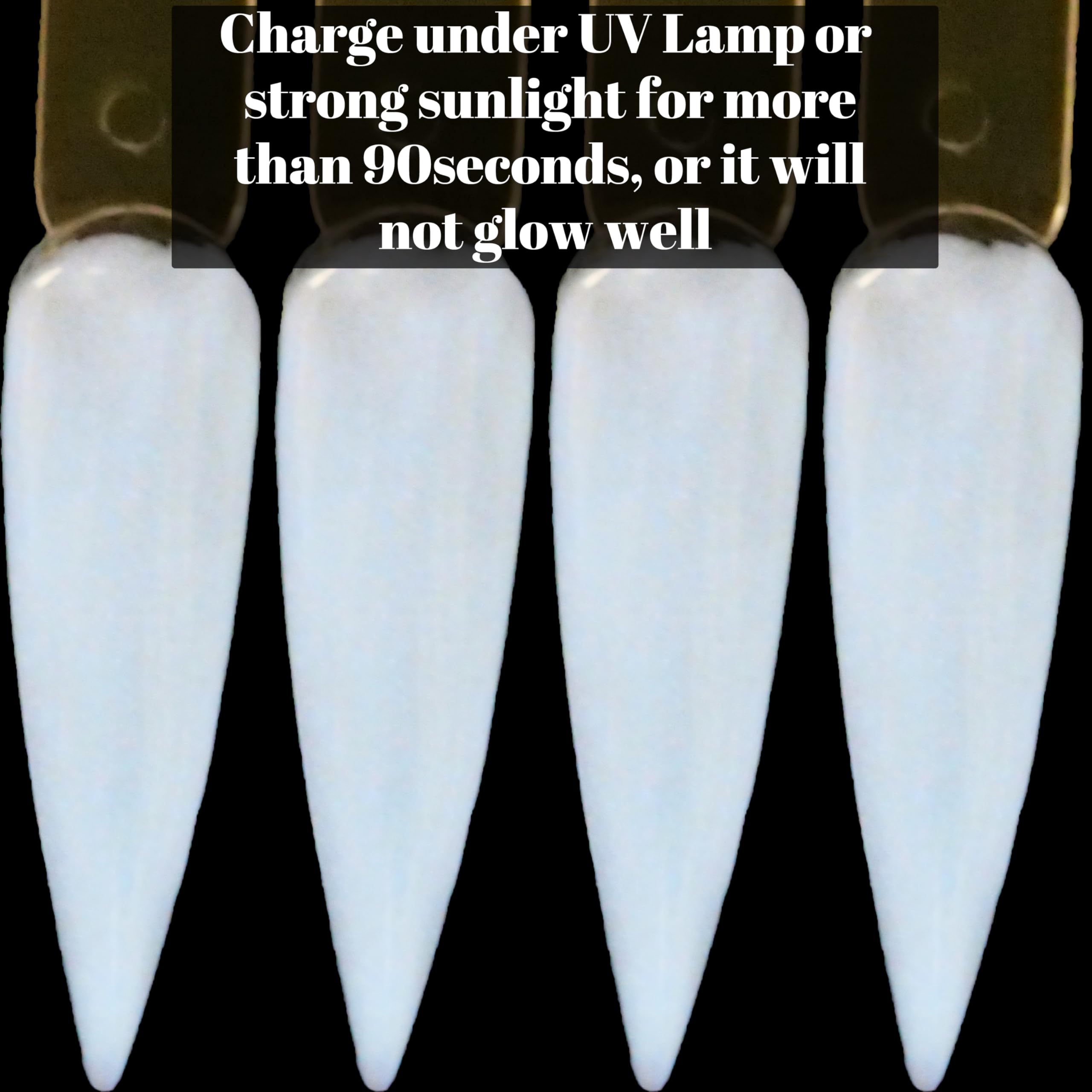 Glow in the dark effect of Oumisaya acrylic powder in dark lighting