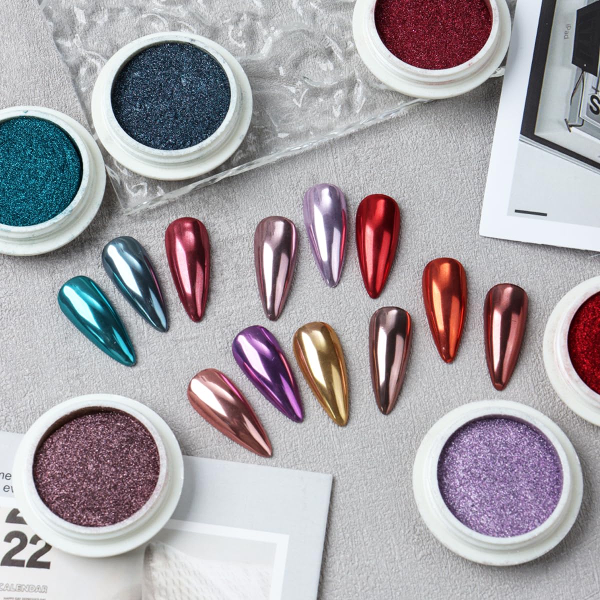 Complete nail art set components including jars and application sticks