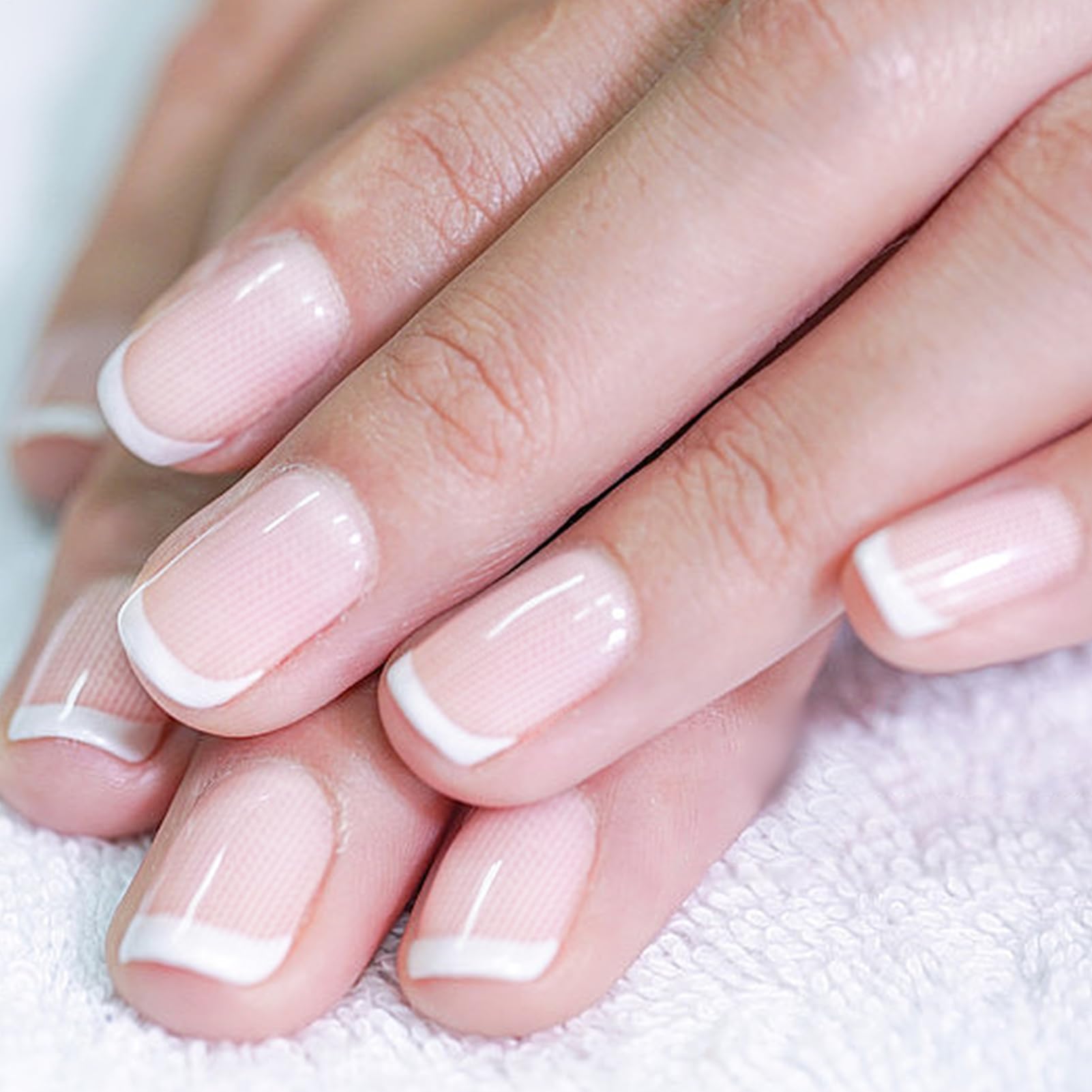 Application of silk wrap on natural damaged nail