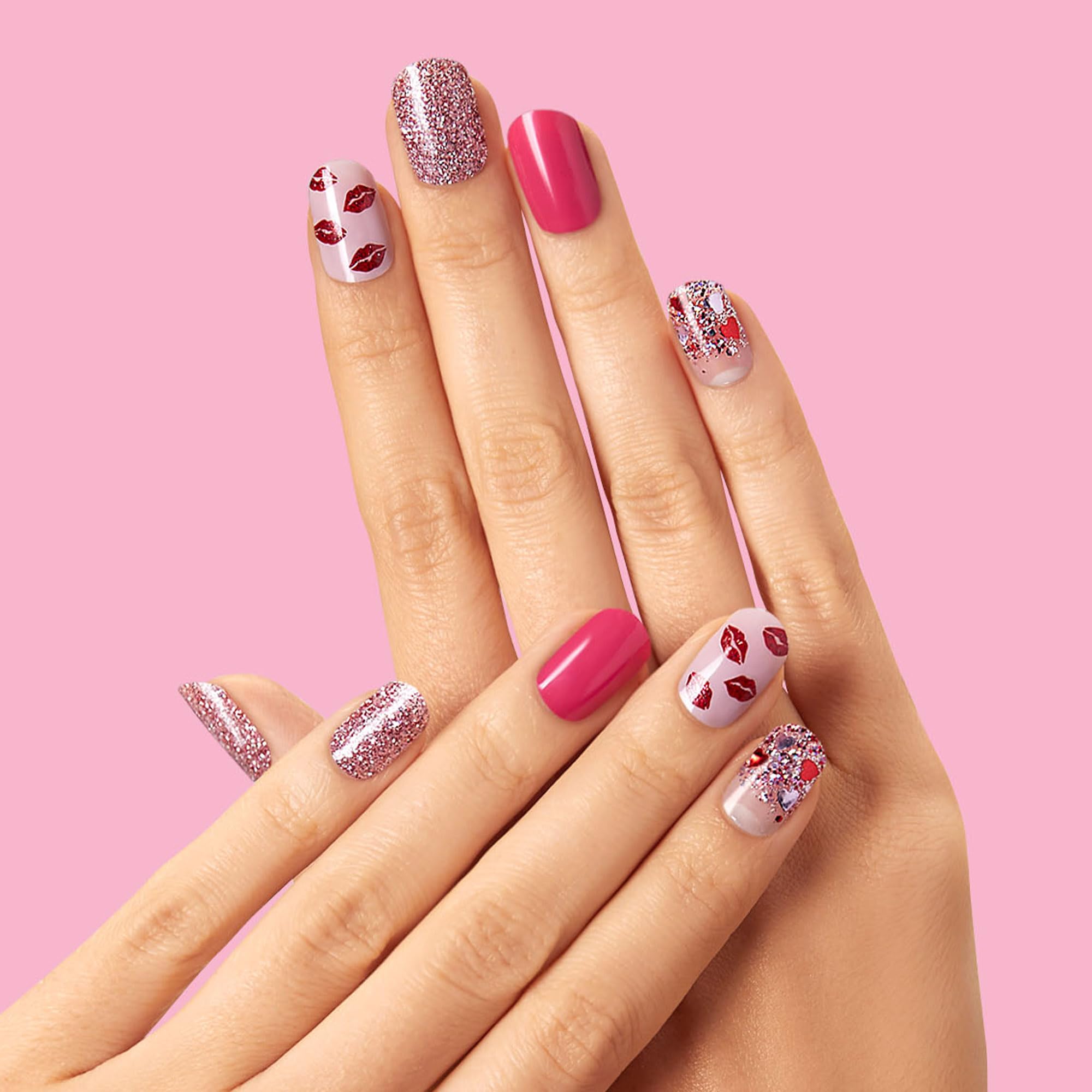 Dashing Diva Glam Kiss gel nail strips glossy finish detail