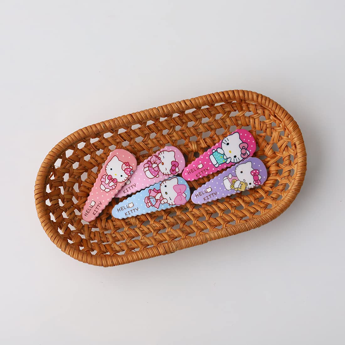Emifunny cute cat aesthetic metal hair accessories for kids and teens close up view