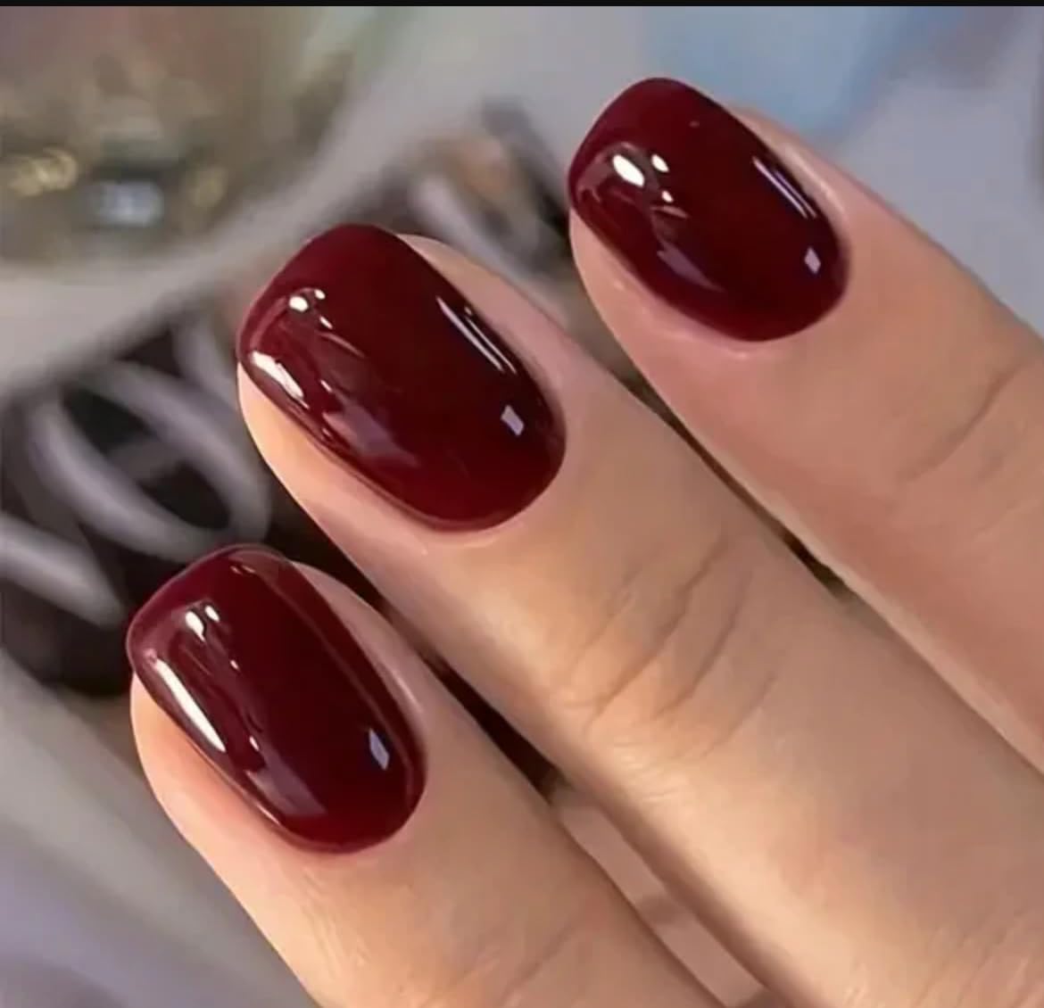 Glossy dark maroon short square false nails kit