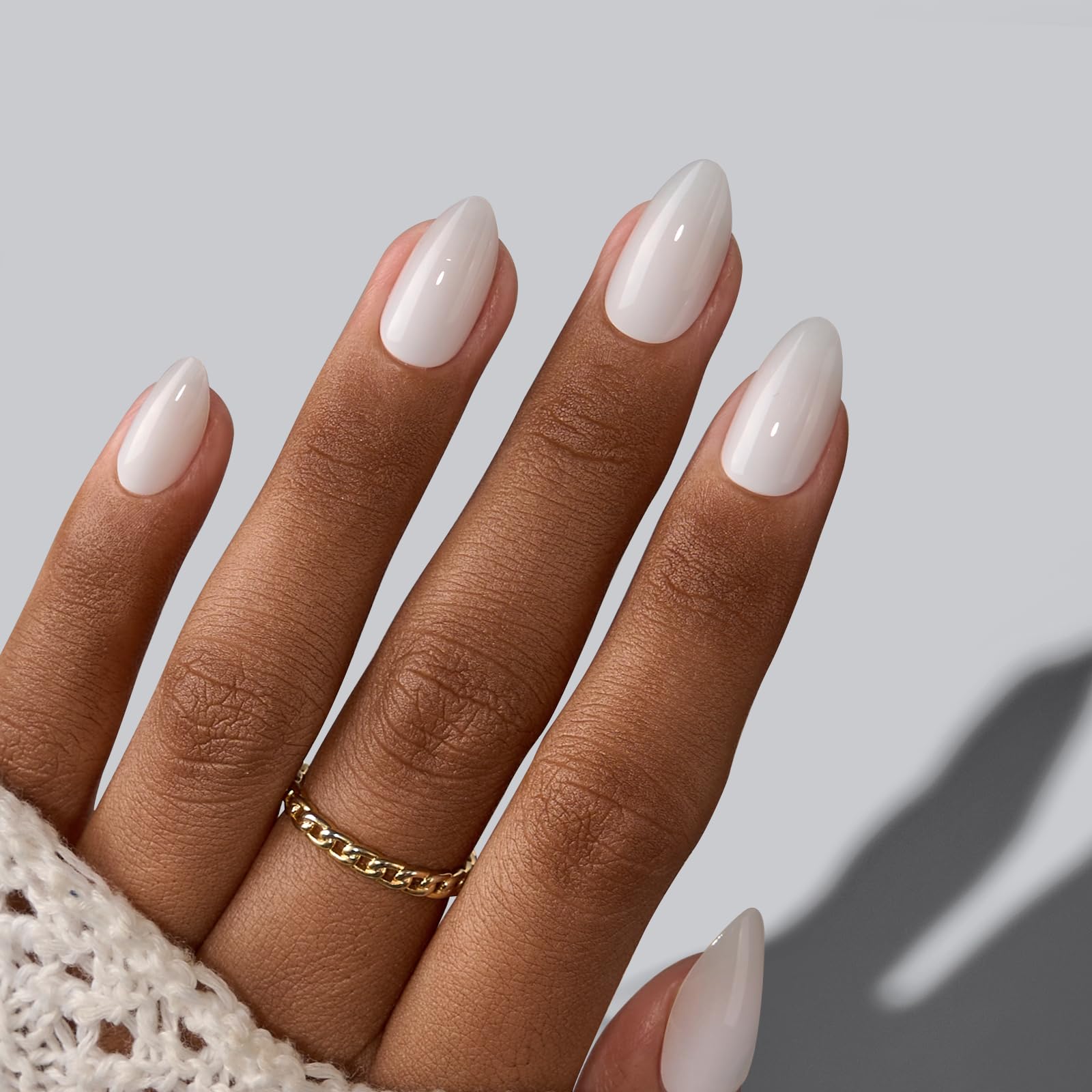 Btartbox short almond white nails in 16 sizes kit