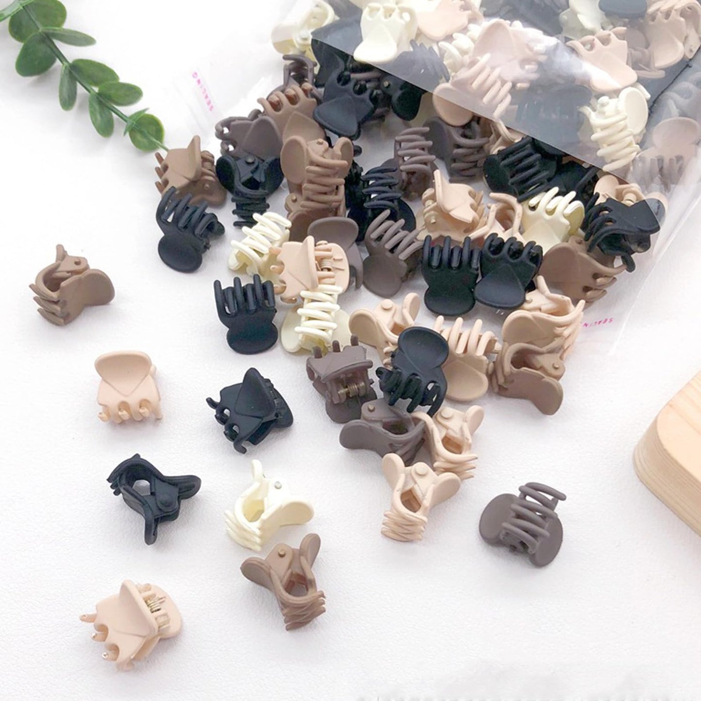 Premium soft matte coating finish detail on the Kasmena small hair accessories pack