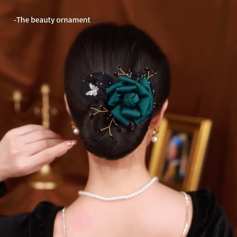 Step-by-step demonstration of using the Dumwick fast snap roll tool on thick hair.