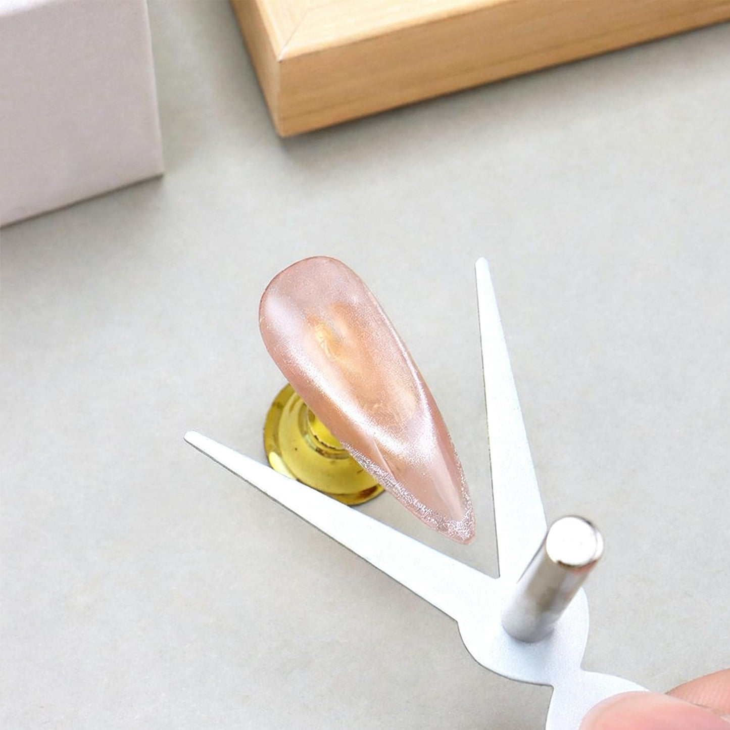Generic nail art tool for creating professional 3D magnetic designs