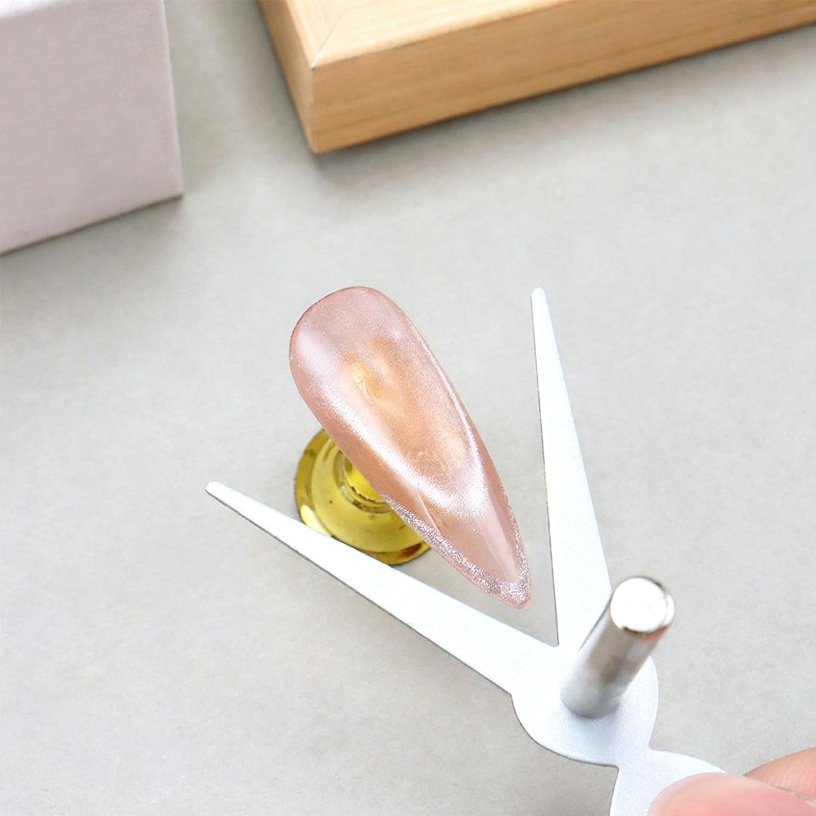 Generic nail art tool for creating professional 3D magnetic designs