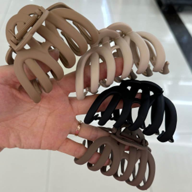 Detailed texture of non slip matte finish claw clip