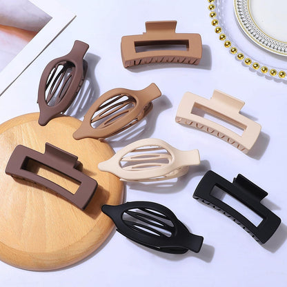 Side profile of non-slip hair claw clip for styling