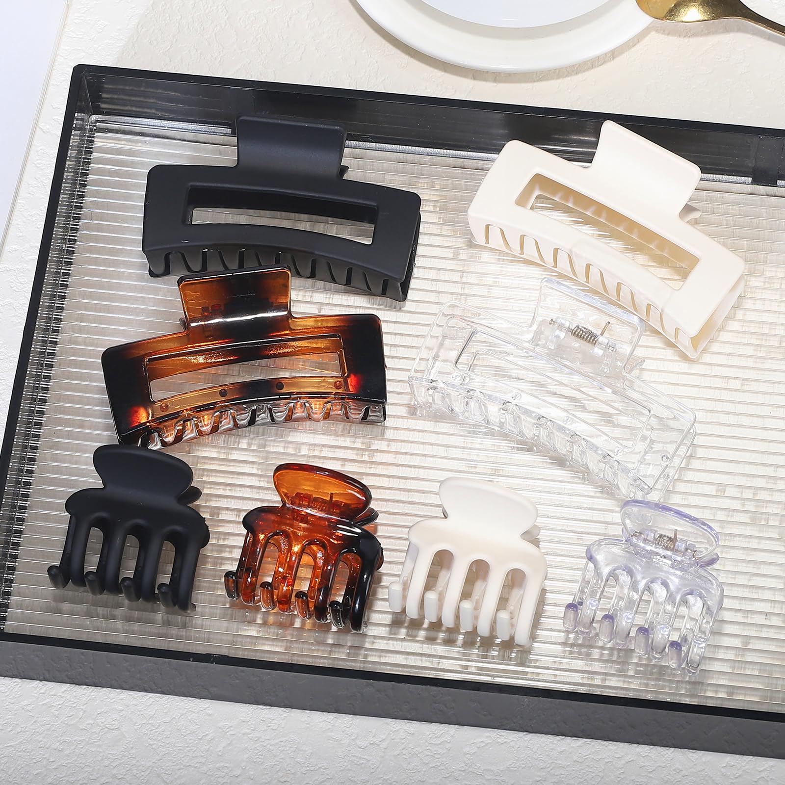Close up of Usdnice clear acrylic hair claw clips