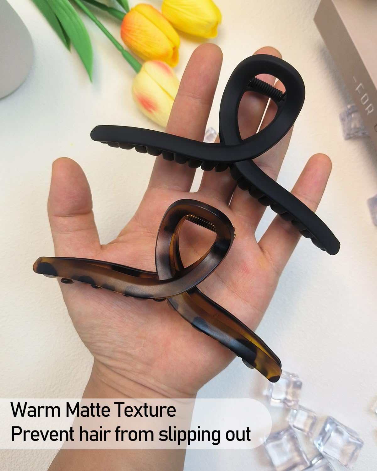 Side profile of extra large no slip hair claw clamp