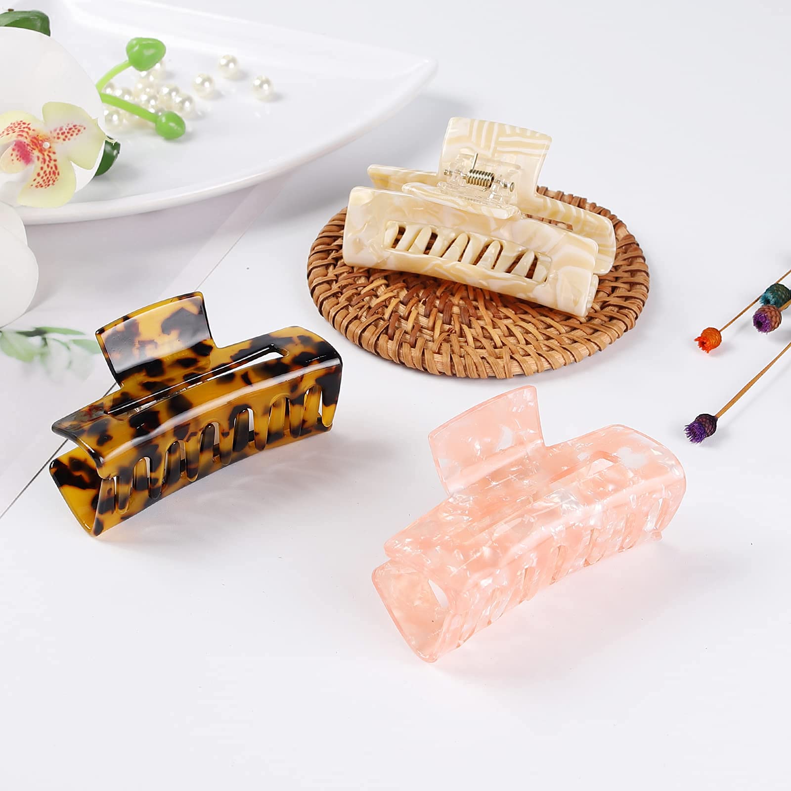 Styling demonstration of Laxizar Rectangle Hair Claw Clips