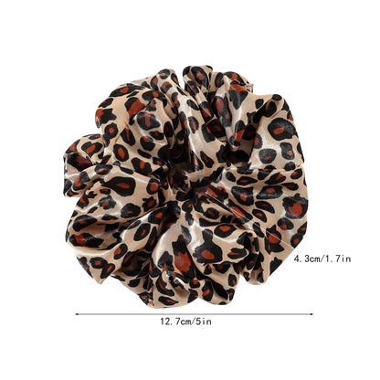 Close up view of the high stretch elastic band inside the Ivyu scrunchy.