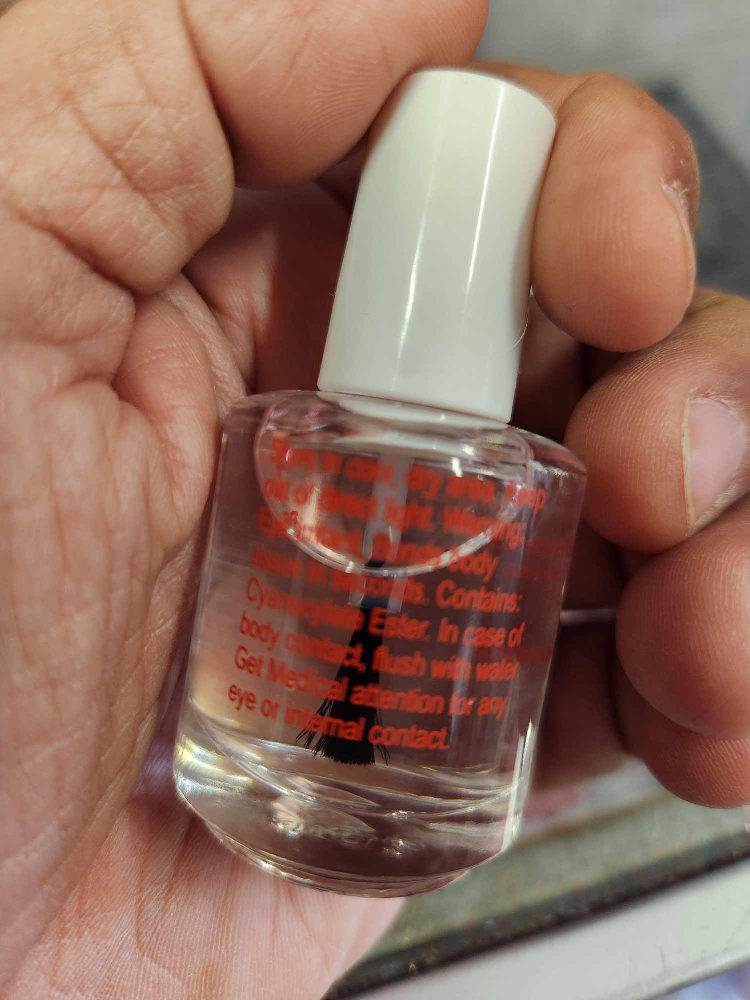 Professional grade super strong nail glue for acrylics