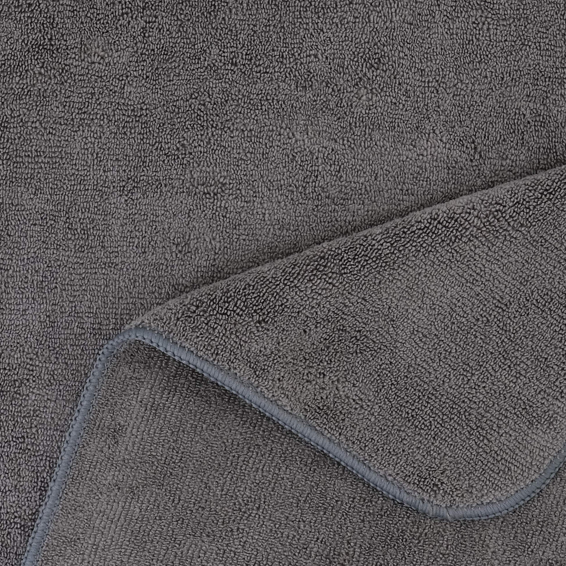 Polyte microfiber hair towel showing 20 by 40 inch dimensions