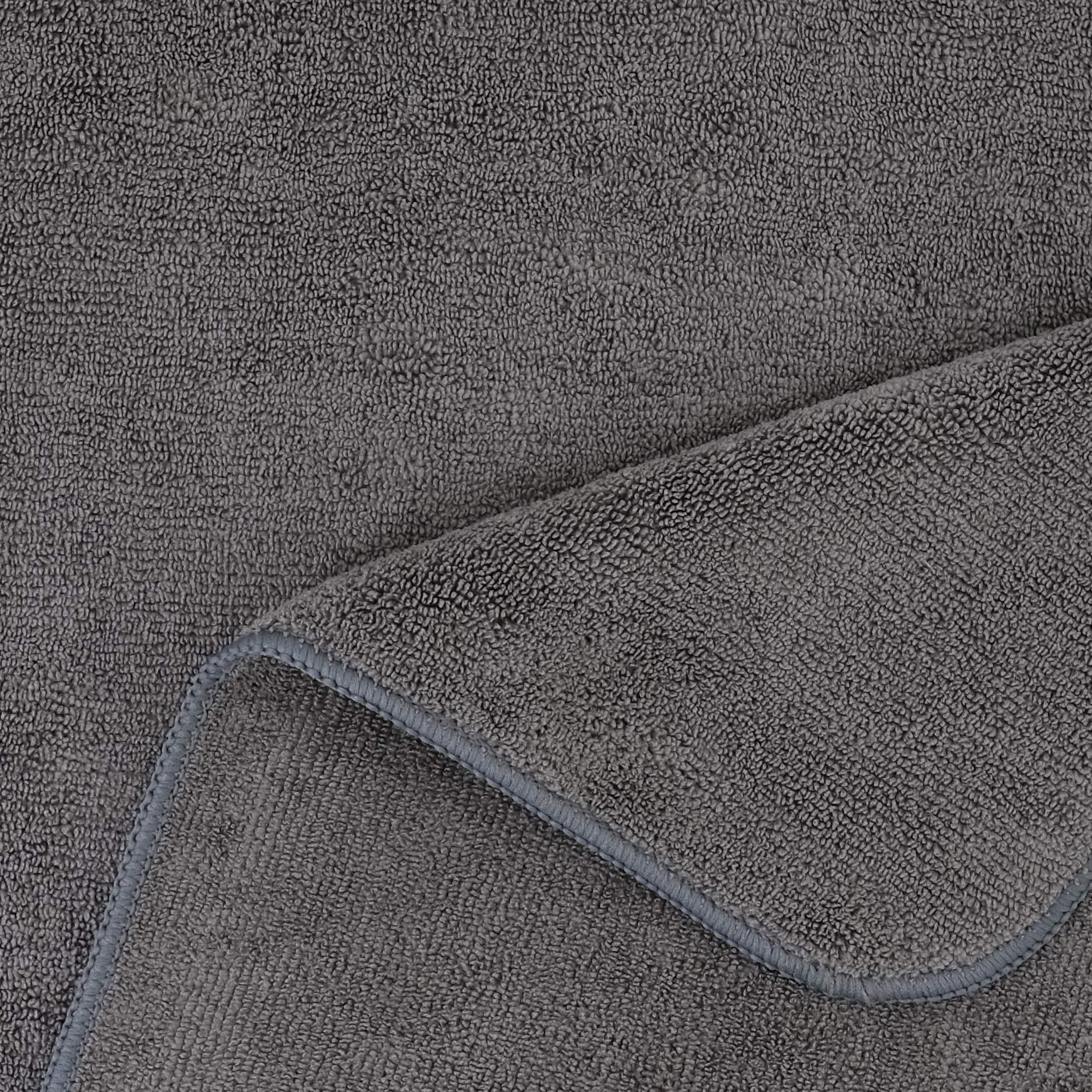 Polyte microfiber hair towel showing 20 by 40 inch dimensions