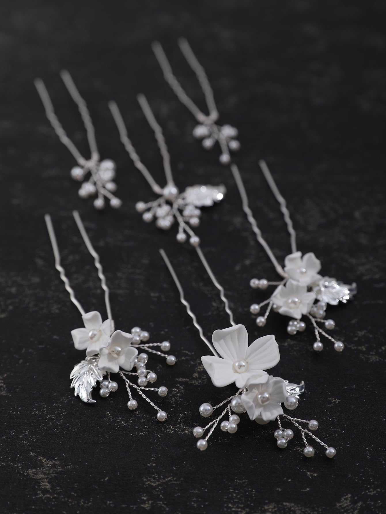 Flexible copper wire construction on the SELFCLOUD floral bridal hair charms