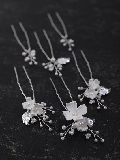 Flexible copper wire construction on the SELFCLOUD floral bridal hair charms
