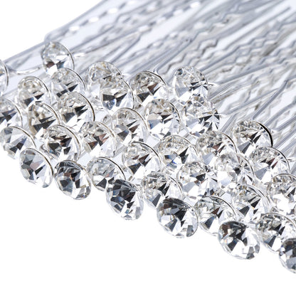 Close up view of the clear flower rhinestone crystal on the eBoot wedding hair pin.