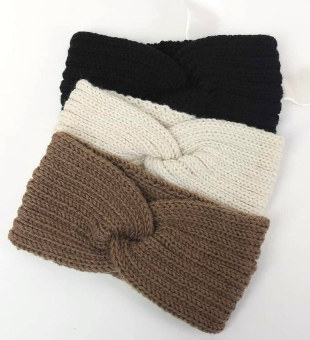 Full product display highlighting the thick chunky knit construction